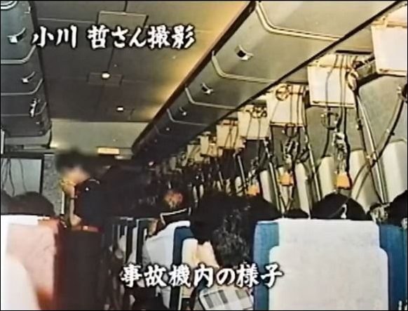 部屋, 荷物, 男 が含まれている画像AI 生成コンテンツは誤りを含む可能性があります。