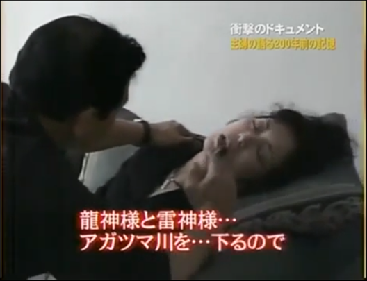 屋内, 女性, 男, フロント が含まれている画像AI 生成コンテンツは誤りを含む可能性があります。